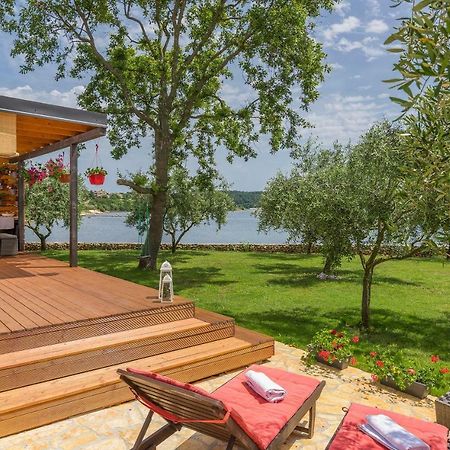 Beach House Ive With Jacuzzi, Pool, Playground And Bbq In An Olive Grove With A Beach, Pomer - Istria Zewnętrze zdjęcie