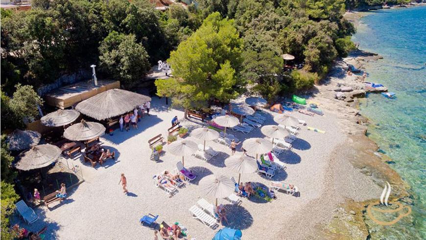 Beach House Ive With Jacuzzi, Pool, Playground And Bbq In An Olive Grove With A Beach, Pomer - Istria Zewnętrze zdjęcie